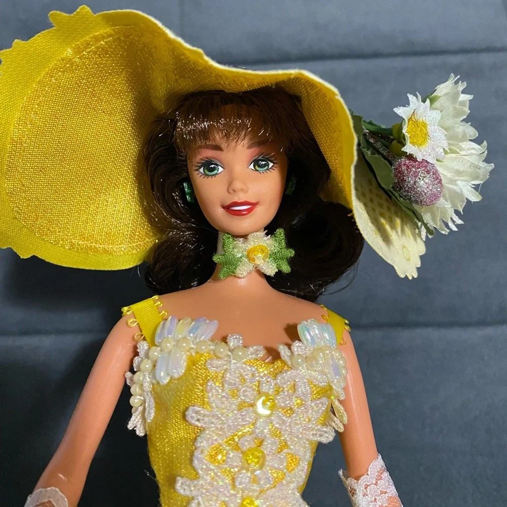Summer Splendor Barbie - Picture 2 of 5